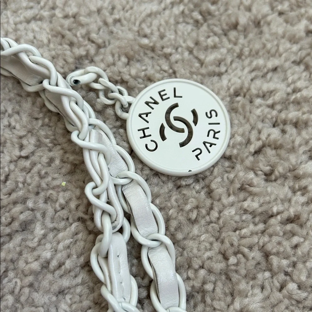 Chanel 22 bag in Ombré. Small - Picture 11 of 16